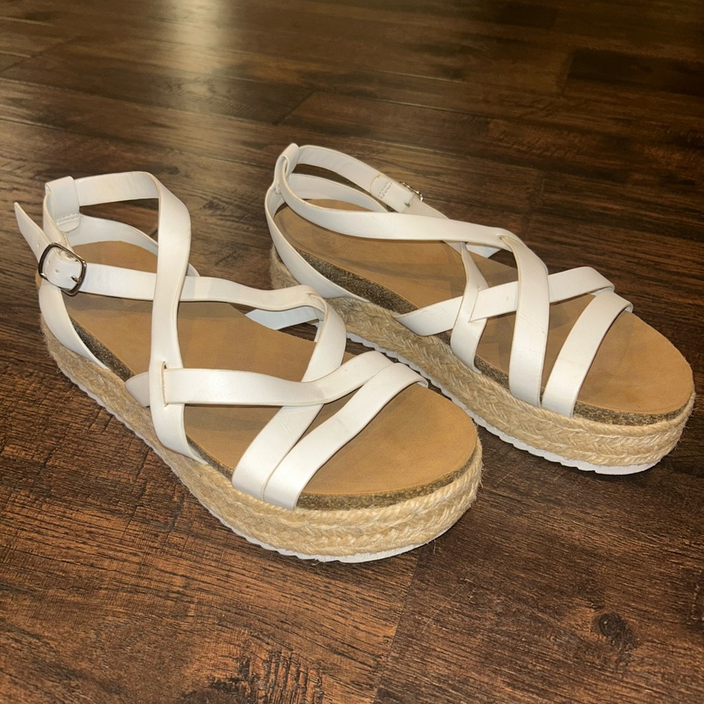 Charlotte Russe white platform sandal. size 9, hardly worn!